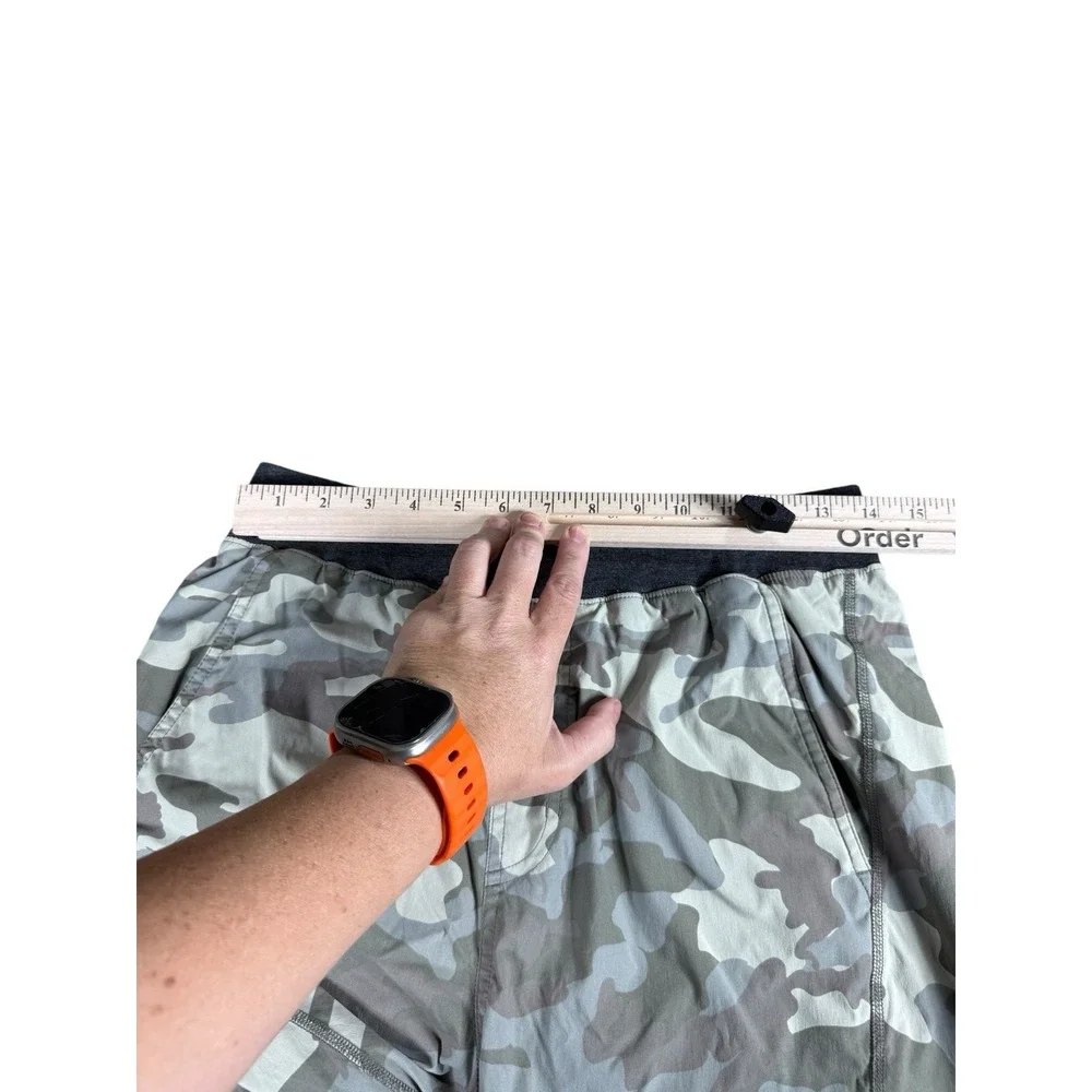 Rhone Athletic Shorts Mens Small Gray‎ Camo Elastic Waist Performance 7in Inseam
